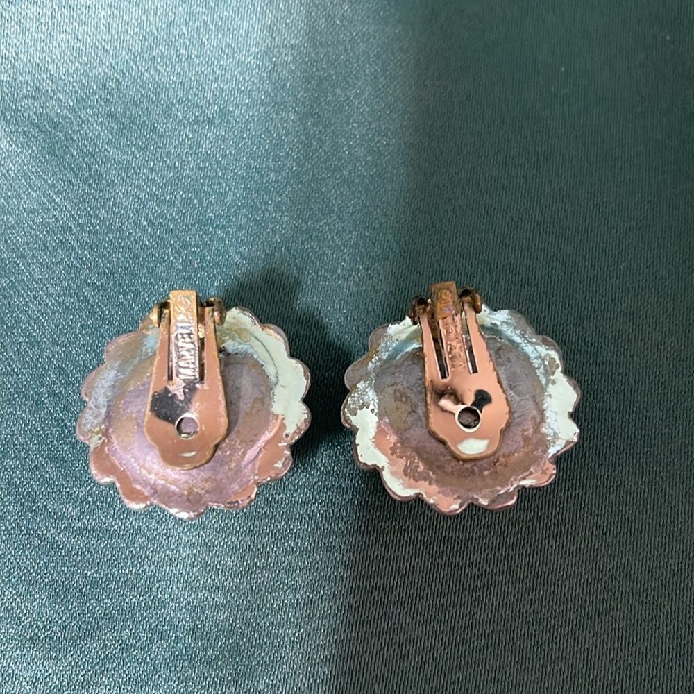 Vintage Marvella Faux Pearl Gold Tone Clip-On  Earrings - Picture 4 of 6
